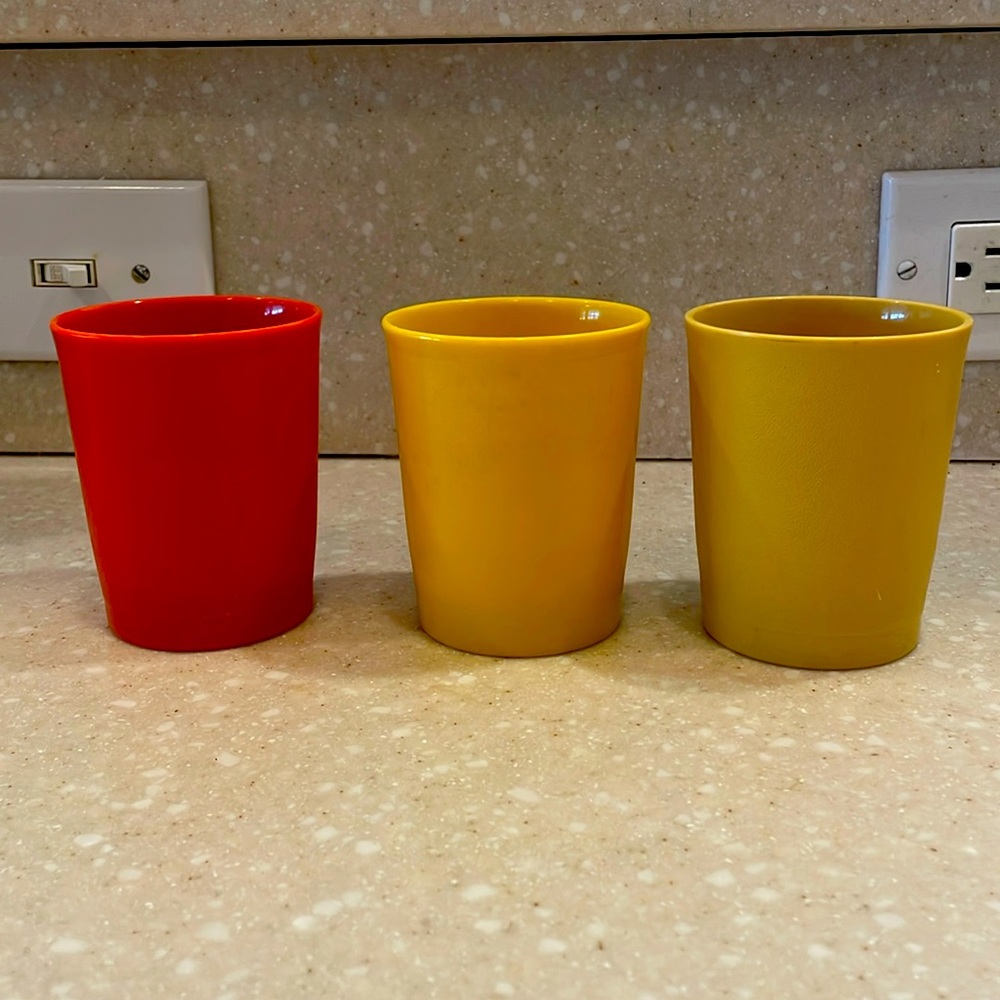 3 Vintage Tupperware #1251-36, 1251-4, 1251-35 6 oz cups orange-red, yellow